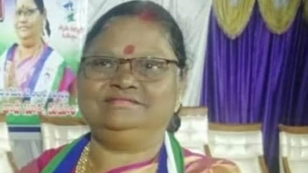 Newly elected gvmc 61 ward ysrcp corporator Suryakumari dies of heart attack Newly elected gvmc 61 ward ysrcp corporator Suryakumari dies of heart attack