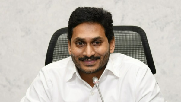 స్కూళ్లకు సెలవుల వరకు..