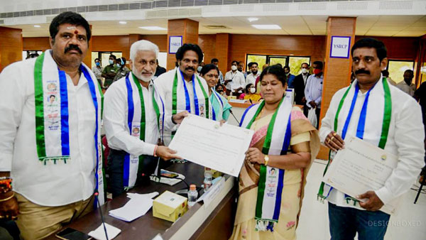 Golagani Hari Kumari elected as Mayor of Visakhapatnam Municipal Corporation Golagani Hari Kumari elected as Mayor of Visakhapatnam Municipal Corporation