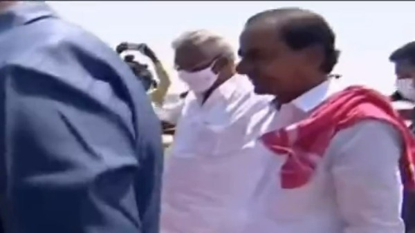 పనులు ఎప్పటివరకు పూర్తవుతాయని అధికారులతో సమాలోచనలు జరుపుతున్న సీఎం