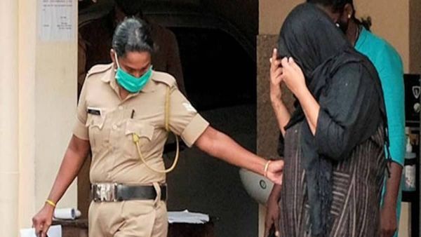 దెబ్బకు అందర్