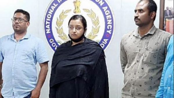 ఈడీపై రివర్స్ కేసులు