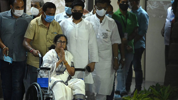 West Bengal CM Mamata Banerjee will conduct a roadshow on a wheelchair today West Bengal CM Mamata Banerjee will conduct a roadshow on a wheelchair today