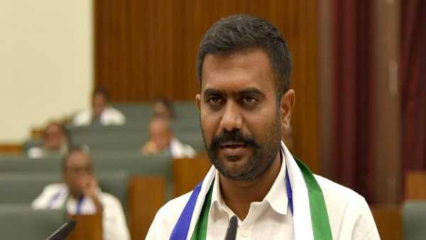 సోషల్ మీడియాలో పోస్టులు