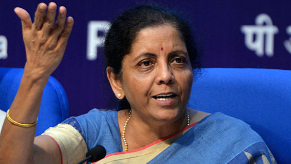 అన్ని బ్యాంకులను ప్రైవేటీకరించం : నిర్మలా