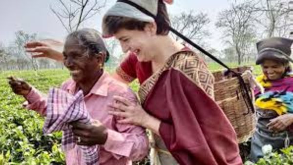 కార్మిక జీవనాన్ని తెలుసుకున్న ప్రియాంకా .. వారి ప్రేమ మరచిపోలేనని కితాబు