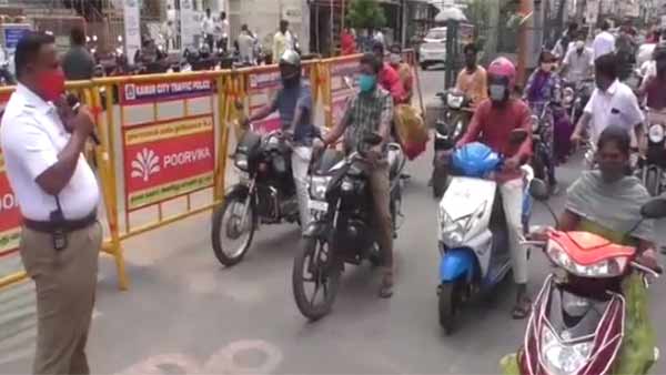 ఫైన్ వేసిన అర్బన్ ఎస్పీ .. రూల్స్ కి ఎవరూ అతీతులు కారు