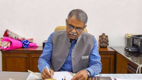 PM Modis Principal Adviser PK Sinha Quits Citing Personal Grounds PM Modis Principal Adviser PK Sinha Quits Citing Personal Grounds