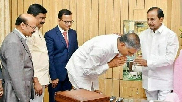 ఎమ్మెల్యే, ఎమ్మెల్సీలకు తలా 5కోట్లు