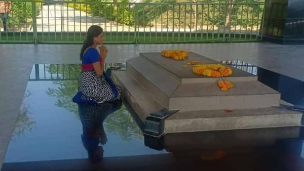 ఒంటరిగా ఇడుపుల పాయలో