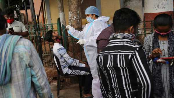 ఆందోళన చెందుతున్న భారతీయ విద్యార్థులు...