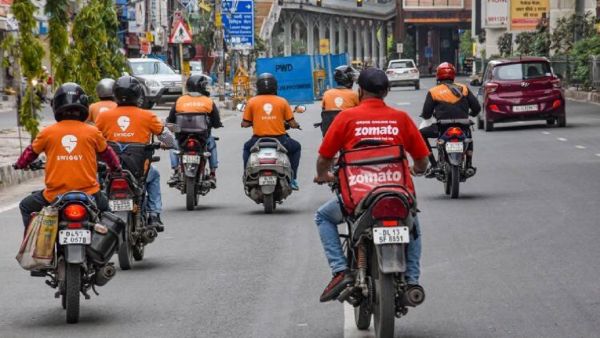 covid-19 surge: Zomato, Swiggy to stop delivering food in Mumbai after 8 pm covid-19 surge: Zomato, Swiggy to stop delivering food in Mumbai after 8 pm