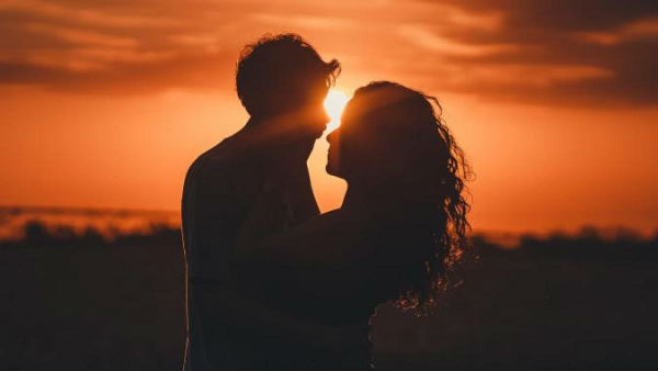 వాతలు పెట్టిన మొగుడు