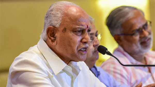 ఈ రోజు కరోనా కంట్రోల్ కోసం అత్యవసర సమావేశం నిర్వహించిన సీఎం