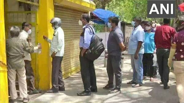 మద్యం షాపులు ఫుల్..