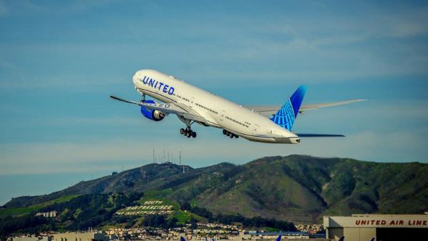 Asked to Undergo RT-PCR Test at Delhi Airport, United Airlines Crew Flies Empty Plane Back to New York City Asked to Undergo RT-PCR Test at Delhi Airport, United Airlines Crew Flies Empty Plane Back to New York City