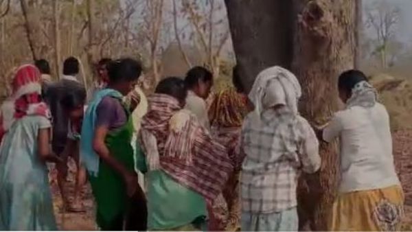 గిరిజనులపై పోలీస్ స్టేషన్ లో ఫిర్యాదు చేసిన అటవీ సిబ్బంది