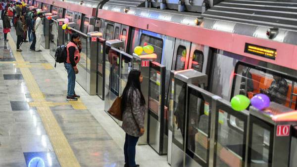 metro rail changes its service timings after night curfew decision in telangana metro rail changes its service timings after night curfew decision in telangana