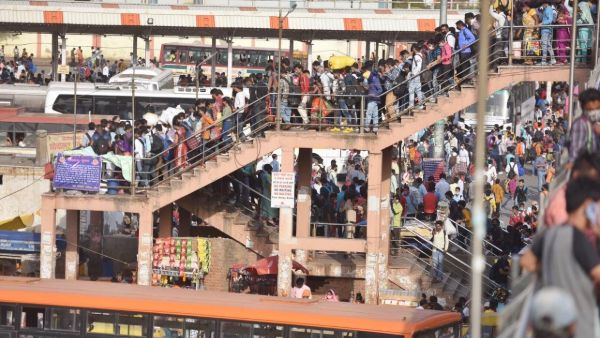 6-day Delhi lockdown triggers exodus, poor are always the maximum sufferers 6-day Delhi lockdown triggers exodus, poor are always the maximum sufferers