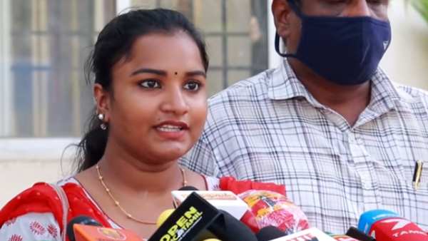 వాడు నీతిలేని కుక్క