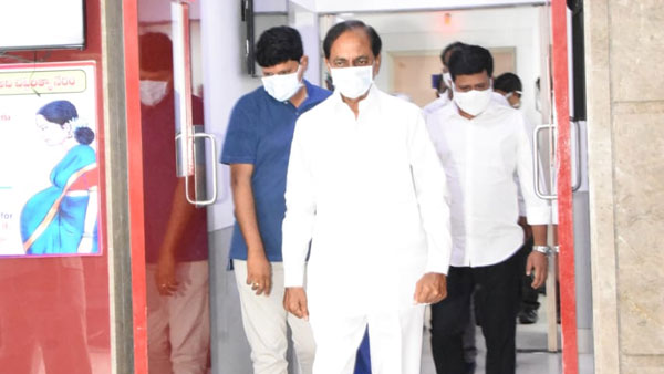 COVID-19: CM KCR undergos medical tests at Yashoda hospital, return to farm house COVID-19: CM KCR undergos medical tests at Yashoda hospital, return to farm house