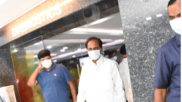 COVID-19: CM KCR undergos medical tests at Yashoda hospital, return to farm house COVID-19: CM KCR undergos medical tests at Yashoda hospital, return to farm house