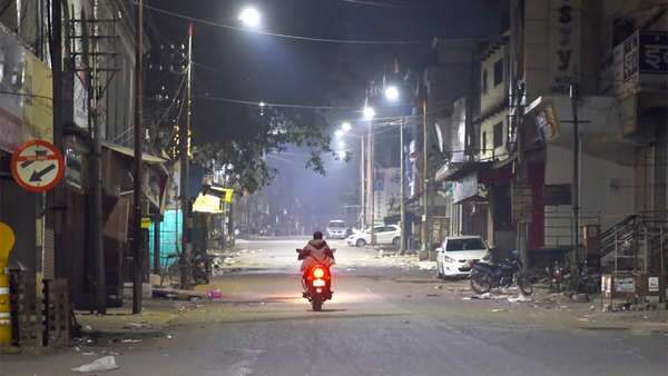 నైట్ కర్ఫ్యూ నుండి మినహాయింపు వీరికే
