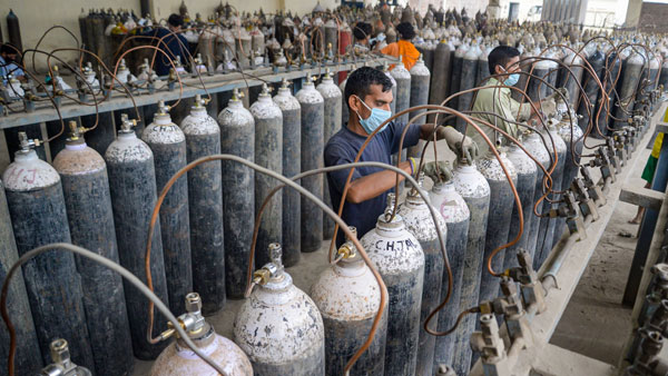 France announced that it will provide ventilators, liquid O2 and oxygen generators to India France announced that it will provide ventilators, liquid O2 and oxygen generators to India