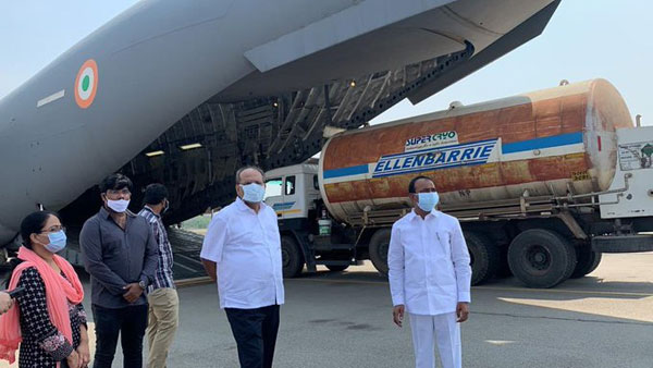 బేగం పేట ఎయిర్ పోర్ట్ నుండి యుద్ధ విమానాల్లో ఎనిమిది ట్యాంకర్లను పంపిన టీ సర్కార్