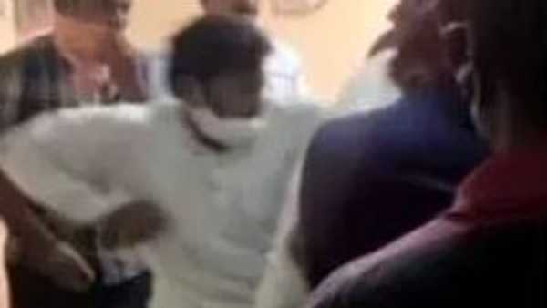 కానిస్టేబుల్పై కత్తితో దాడి...