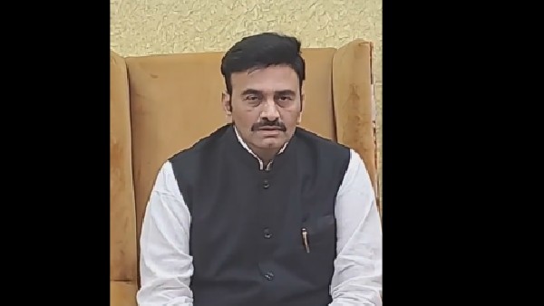 సహ నిందితులకు పదవులు..