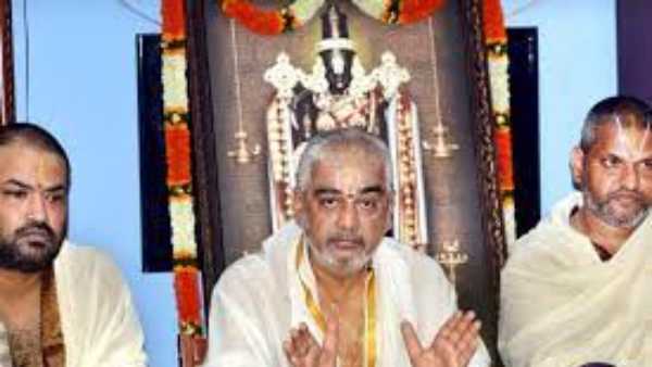 గత ప్రభుత్వ హయాంలో స్వామి ఆలయంలో అక్రమాలపై రమణ దీక్షితులు సంచలనం