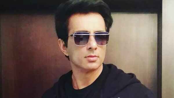 Sonu Sood tests positive for Covid-19 Sonu Sood tests positive for Covid-19