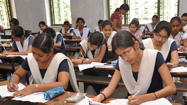 Govt Key decison on CBSE Board exams: 10th class exams cancelled while 12th board exams postponed Govt Key decison on CBSE Board exams: 10th class exams cancelled while 12th board exams postponed