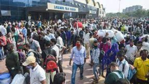 పోటెత్తిన వలస కార్మికులు...