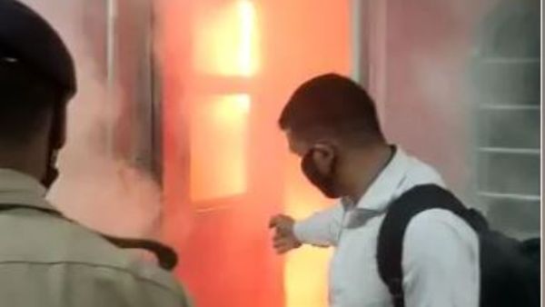 fire broke out in the sleeper coach of secunderabad danapur special train fire broke out in the sleeper coach of secunderabad danapur special train