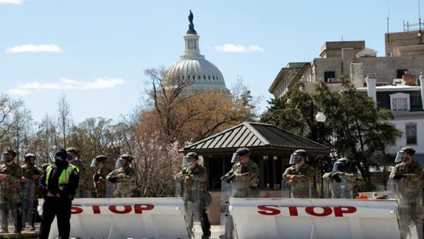 US Capitol On Lockdown After Vehicle Rams 2 Officials, 1 Dead US Capitol On Lockdown After Vehicle Rams 2 Officials, 1 Dead