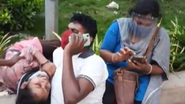 తల్లిని ఓదార్చడం ఎవరి తరం కాలేదు