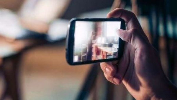 వీడియో చూడాలంటే కేసు పెట్టండి