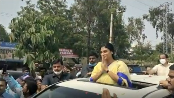 కాస్సేపట్లో కొత్త పార్టీ..