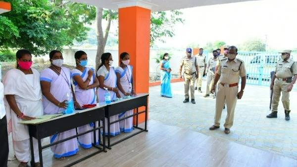 ap mptc, zptc elections 2021 : 21.65 votes polled up to 11AM, ballot issues in districts ap mptc, zptc elections 2021 : 21.65 votes polled up to 11AM, ballot issues in districts