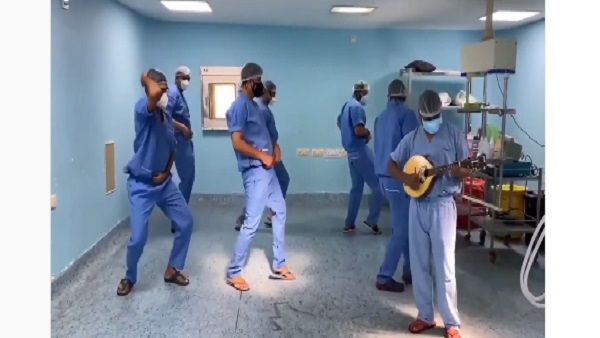 Doctors dance for Allu Arjuns seeti maar song, Video goes viral on social media Doctors dance for Allu Arjuns seeti maar song, Video goes viral on social media