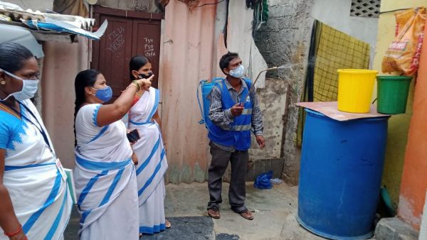 విడ్ అవుట్ పేషంట్ లకు పరీక్షలు.. అవసరం అనుకుంటే ఆసుపత్రులకు తరలింపు..