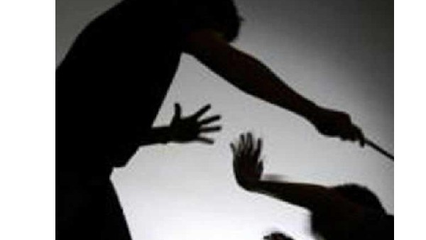 Nalgonda Police beat journalists who are on duty citing lockdown violations Nalgonda Police beat journalists who are on duty citing lockdown violations