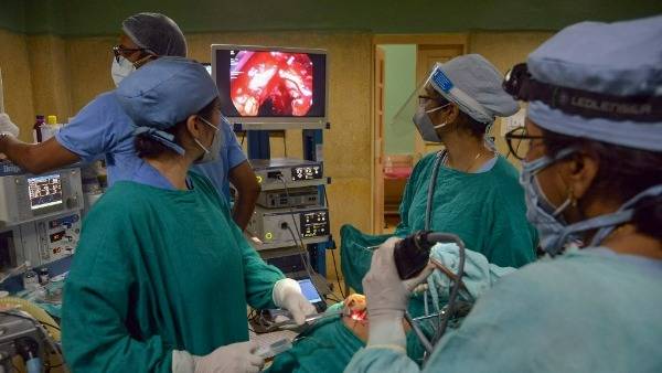 పెరుగుతున్న కేసులు... డ్రగ్ కొరత...