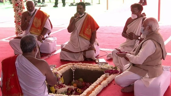 ప్రధాని మోడీజీ.. ఆ 13వేల కోట్లు కరోనా కట్టడి ఉపయోగించండి..