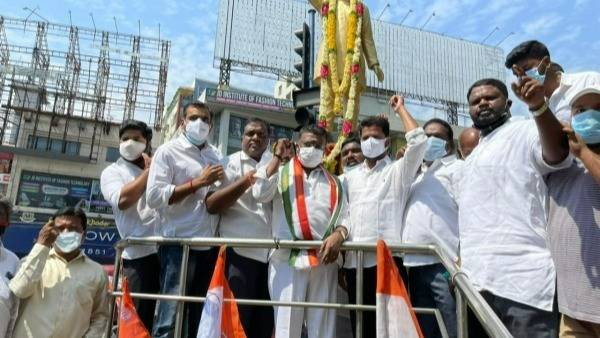 ఐటీ రంగంలో విప్లవాత్మక మార్పులు.. సాంకేతిక రంగాన్ని రాజీవ్ పరుగులు పెట్టించారన్న రేవంత్ రెడ్డి..