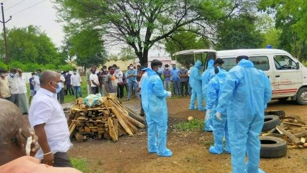 Vikarabad: corona dead bodys funeral held by jamate islami hind members. Vikarabad: corona dead bodys funeral held by jamate islami hind members.
