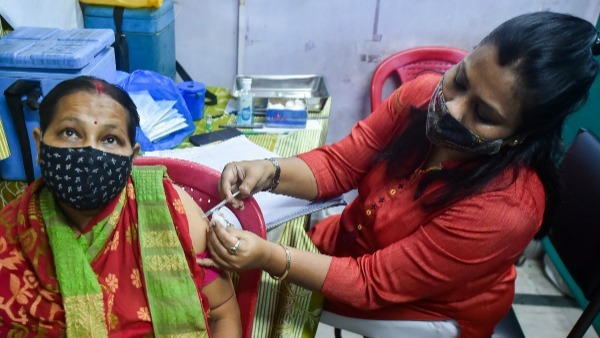 రెండో డోసుకు ప్రాధాన్యత..