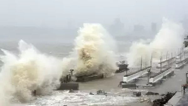 Cyclone Tauktae updates: Landfall process starts near Gujarat coast, 1.5 lakh people evacuated Cyclone Tauktae updates: Landfall process starts near Gujarat coast, 1.5 lakh people evacuated